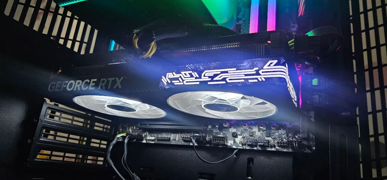 Placa de video NVIDIA RTX 5060 Galax  - Foto 2
