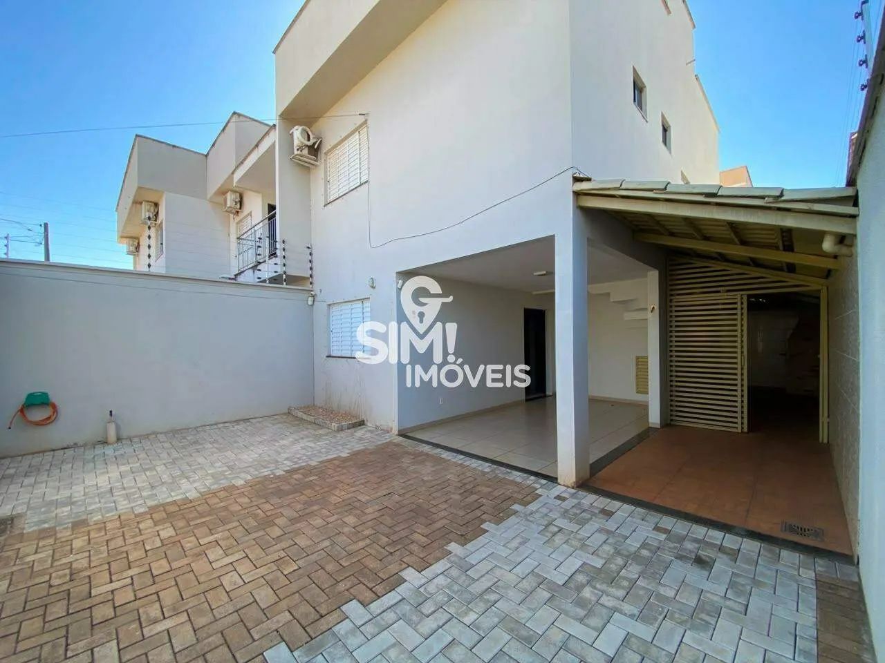 SOBRADO EXCLUSIVO SEMI MOBILIADO NA 405 SUL