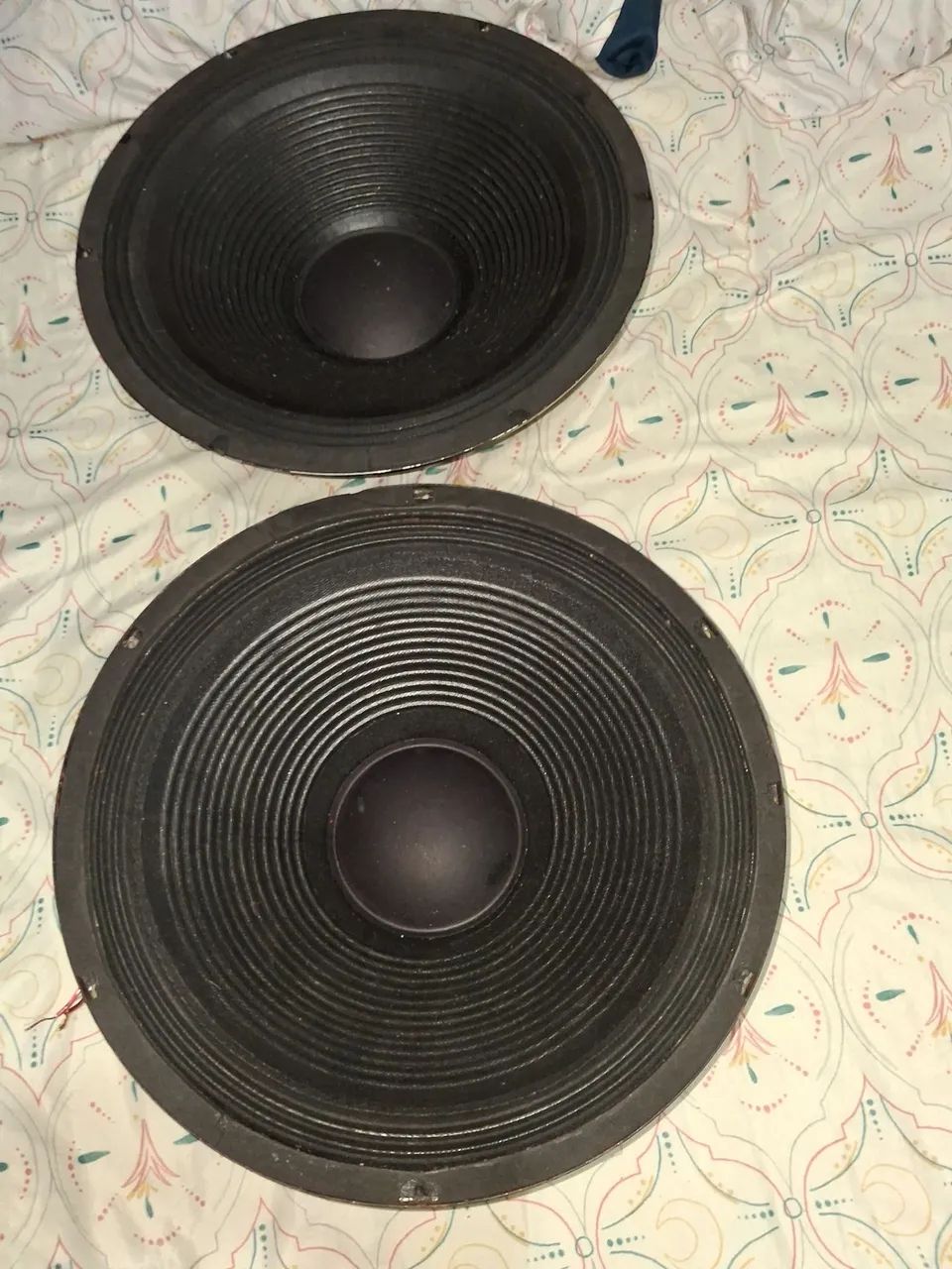 Vende se dois fones de 15 polegadas de 350 rms  seminovos  - Foto 5