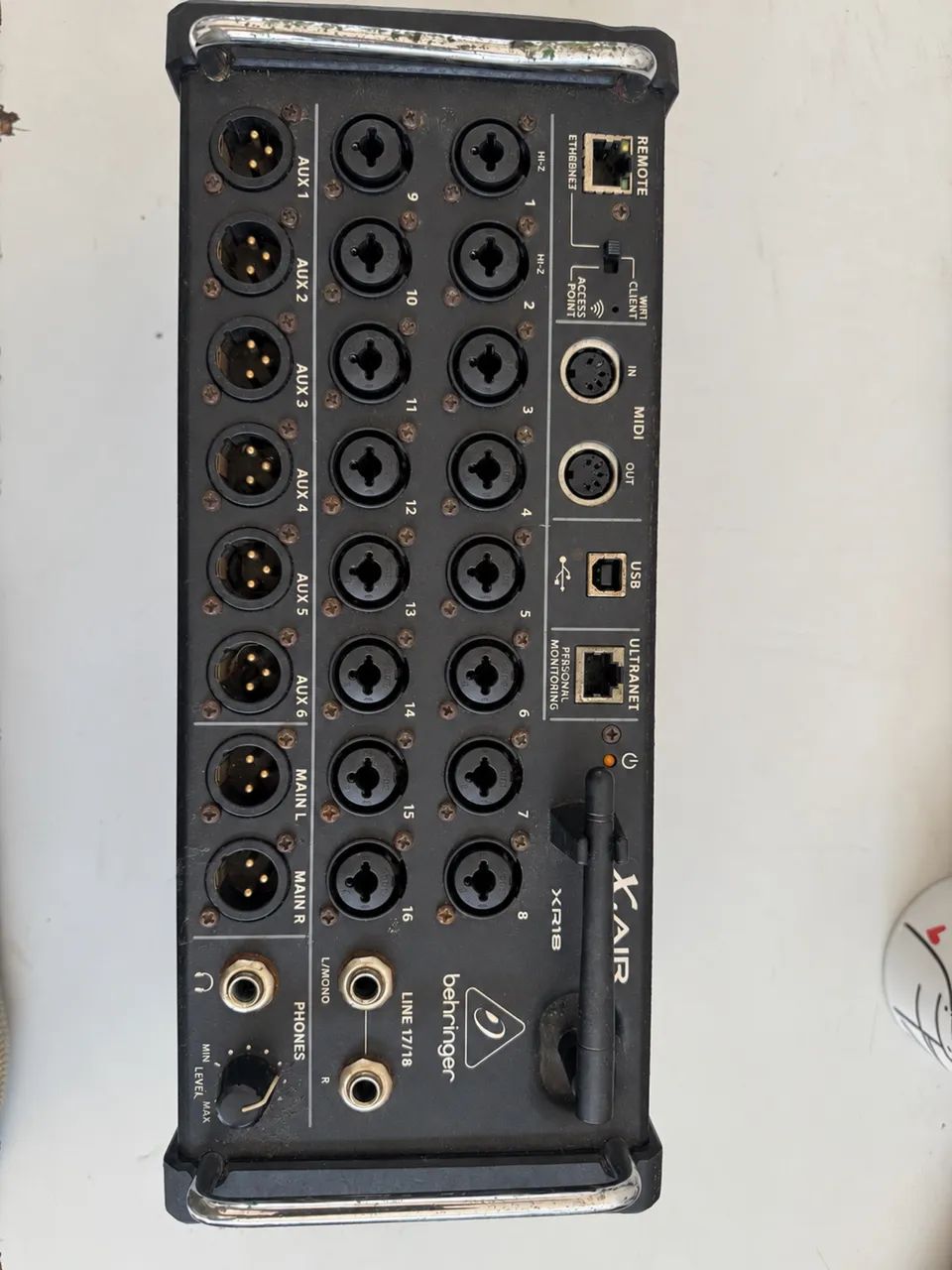 Mesa digital Behringer X Air XR18