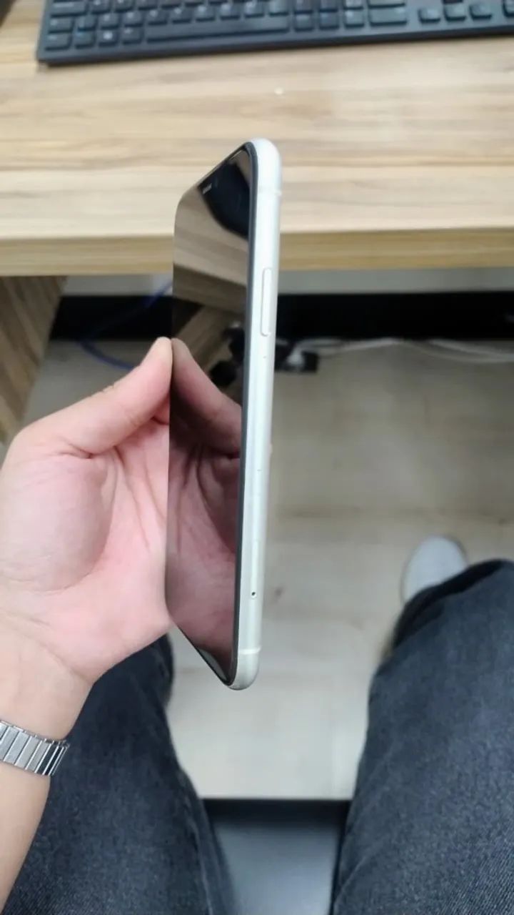 Iphone 11 BRANCO 64gb - Usado - Foto 5