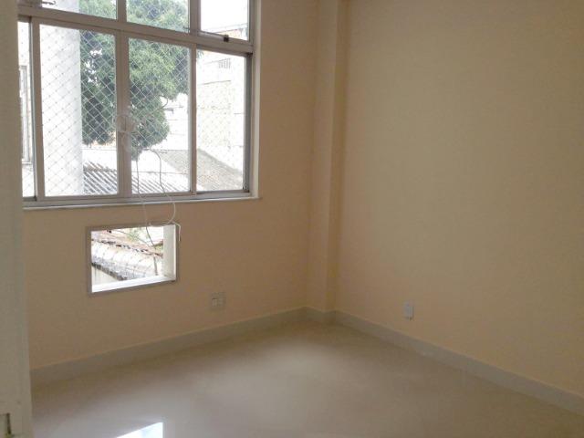 Excelente apartamento de frente com varandão, 3 quartos na Vila da Penha - Foto 18