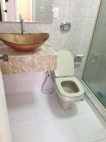 Excelente apartamento de frente com varandão, 3 quartos na Vila da Penha - Foto 13