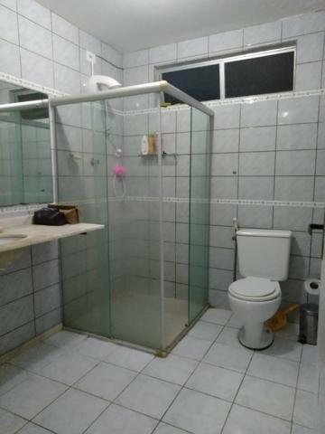 Excelente Oportunidade! Belíssima e ampla casa semi mobiliada, ótima localização! - Foto 18