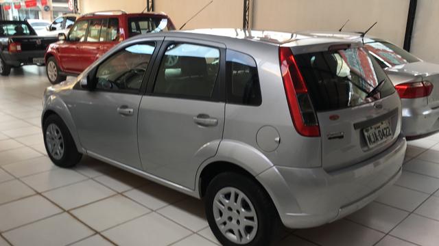 Fiesta hatch 1.0 flex 2011 completo - Foto 5