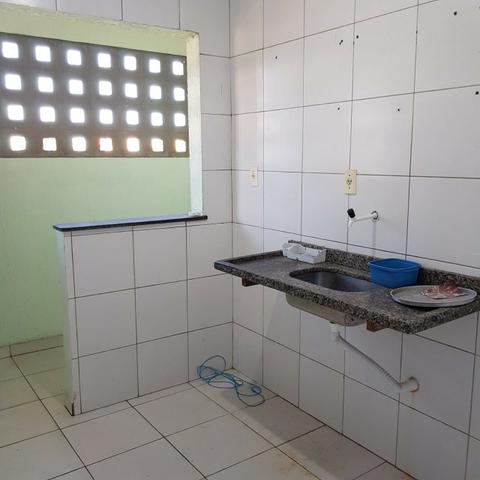 Apartamento de 2/4, a 2km da praia, no Centro de Lauro de Freitas - Foto 4