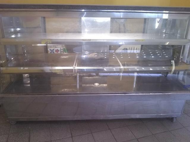Balcão de frios (inox) tamanho 1,90 comp. em perfeito estado com lâmpada interna