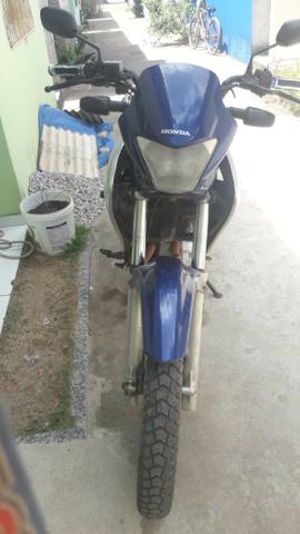 Vende-se uma moto honda - Foto 2