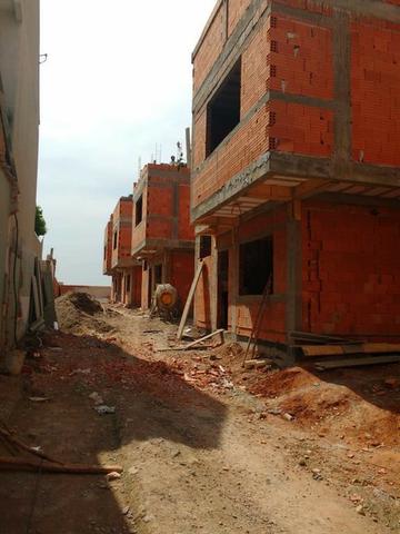 F-SO0446 Sobrado com 3 dormitórios à venda, 131 m² por R$ 690.000 - Uberaba