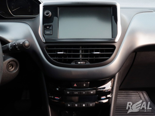 Peugeot 208 Griffe 1.6 AUT Completo Financiamos Em Até 60X Sem Nada De Entrada - Foto 13