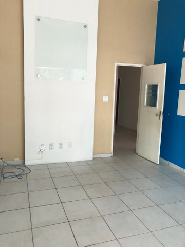 Casa no centro para fins comerciais, esquina !!!! - Foto 10