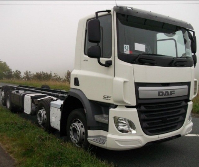 DAF CF 85 FTS 410 6X2 SPACE CAB SIMPLES 2021/2022
