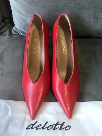 Sccarpin vermelho - Delotto - Roupas e calçados - Rondônia, Novo Hamburgo  987484298 | OLX