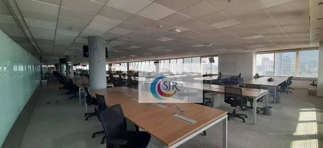 Conjunto comercial de 692 m² em Pinheiros