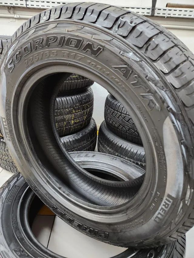 Jogo Pneu Pirelli Scorpion ATR 225/65 R17 praticamente zero.