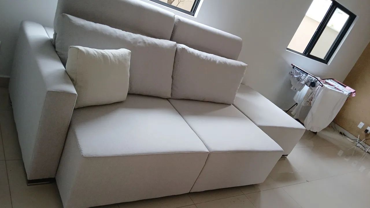 Sofá Retrátil 3 Lugares - Novo somente sob encomenda 