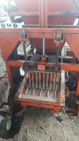 maquina de bloco e pave,  hidráulica com  esteira e misturador - Foto 3