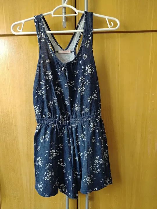 Lote de vestidos e macacão 4 peças tam 10 anos - Foto 3