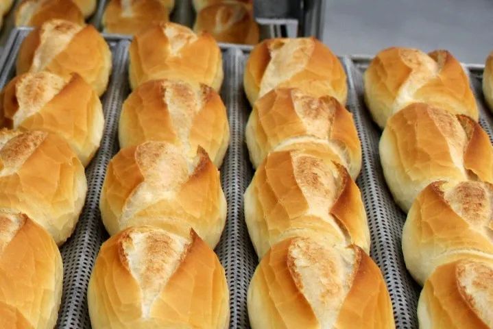 Pão Francês quentinho a hora que desejar!! Congelados
