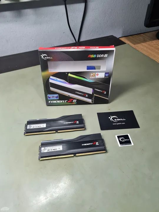 Memória RAM DDR5 7200 Mhz G.Skill Trident Z5 RGB 32GB (16GBx2) Intel XMP 3.0