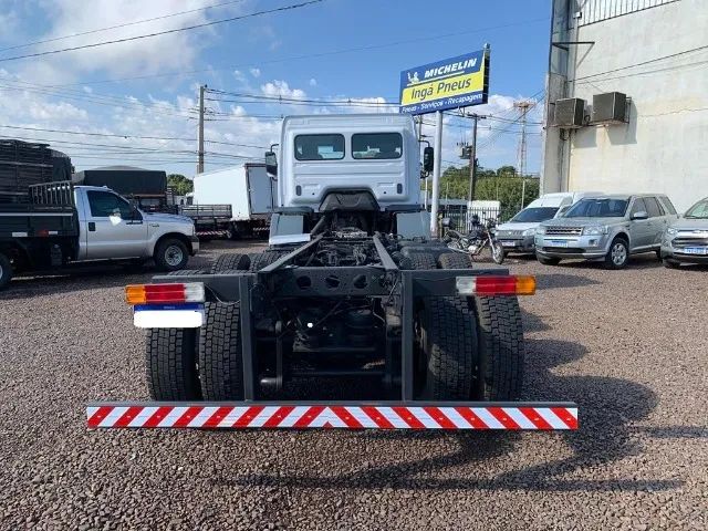 M.Benz Axor 2831 6x4 traçado ano 2011 chassi R$ 330.000,00  - Foto 7