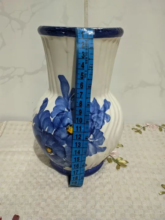 Vaso de porcelana pintado à mão <br>4 pires<br>4 pratos de sobremesa <br>1 prato grande  - Foto 3