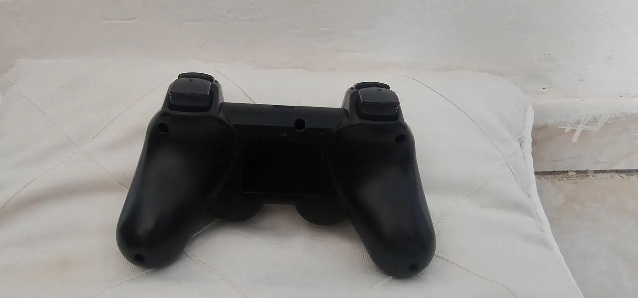PS3 CONTROLLER WORKING PERFECTLY ONLY WITH CABLE. CABLE NOT INCLUDED64308649541889122