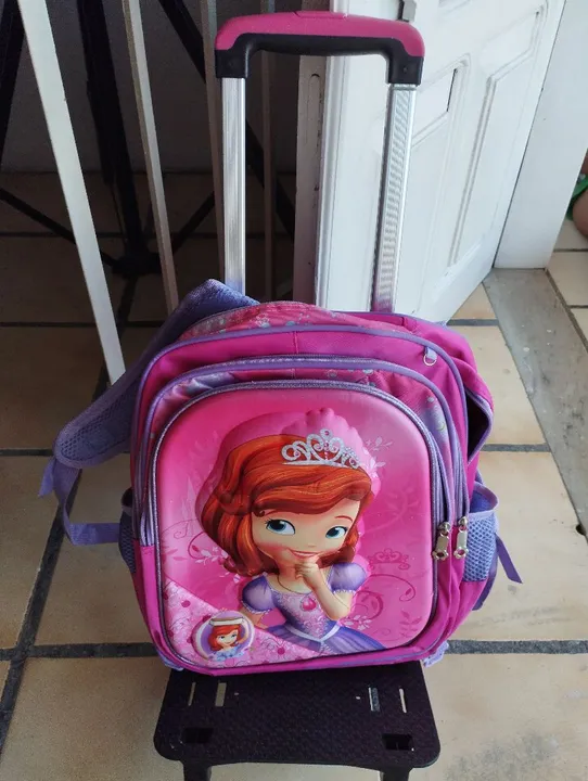 Vendo mochila infantil Princesa Sofia - R$ 55,00