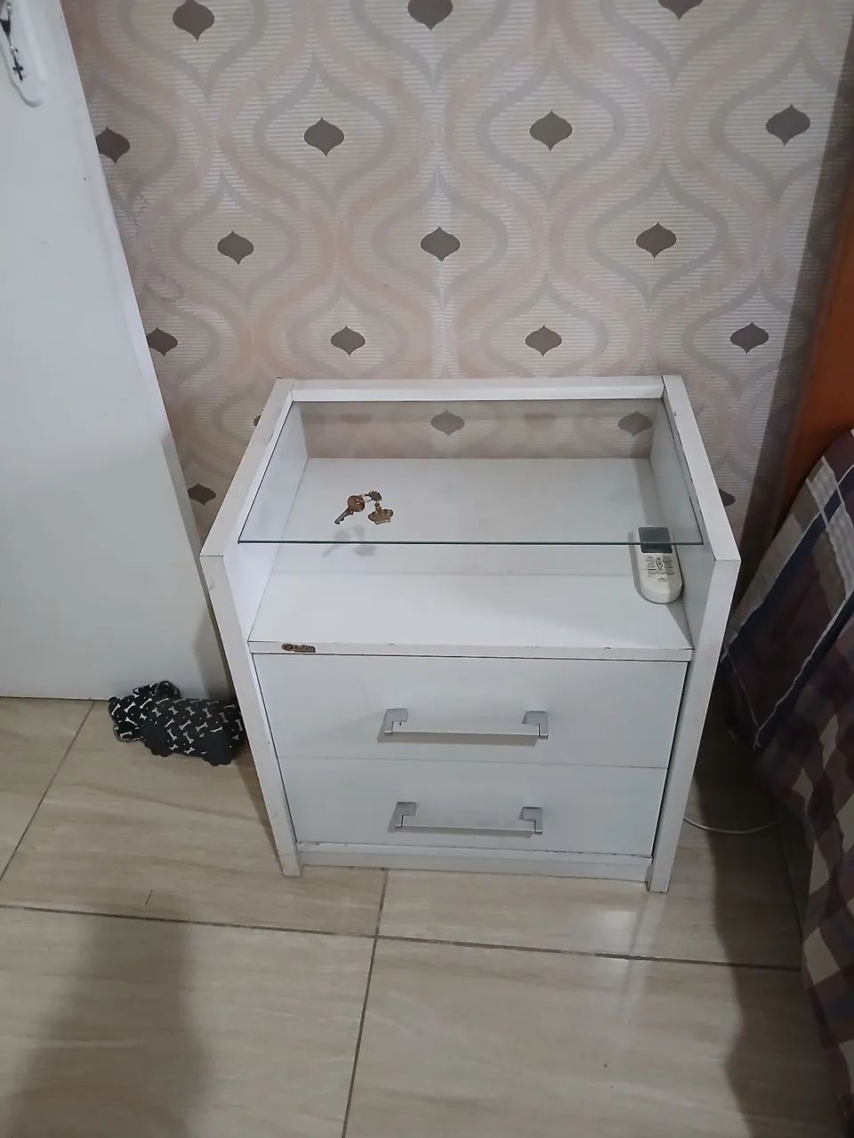 Criado mudo branca com 3 gavetas - Foto 3