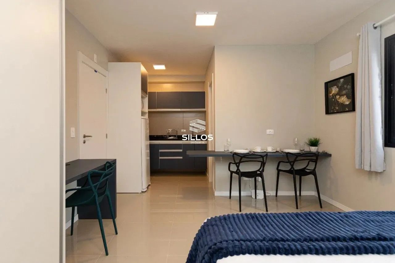 Studio mobiliado com 1 suíte para alugar no Centro de Curitiba - Foto 2