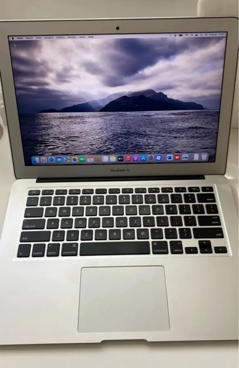 MacBook Air - Desempenho e Elegância em um Só Aparelho