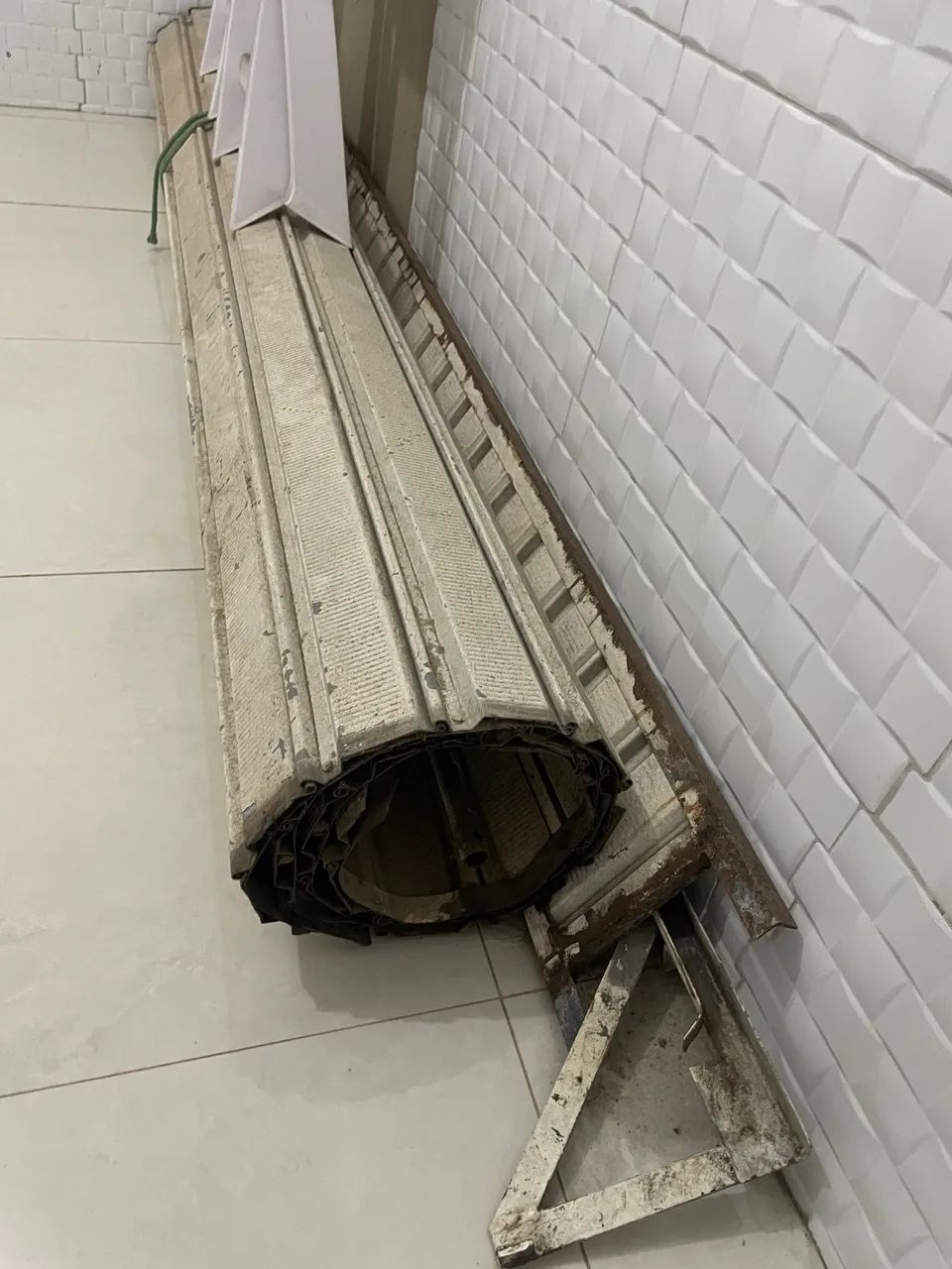 Porta de rolar 2.40 de altura por 2.40 de largura  - Foto 3