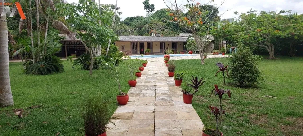 -COP 30 - CHÁCARA EM OUTEIRO COM PISCINA E EDÍCULA! -ÁREA TOTAL DE 3,075M². -ÁREA PRIVATIV