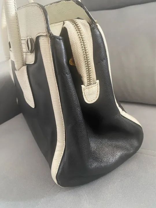 Bolsa Corello Preta e Branca  couro legítimo  - Foto 4