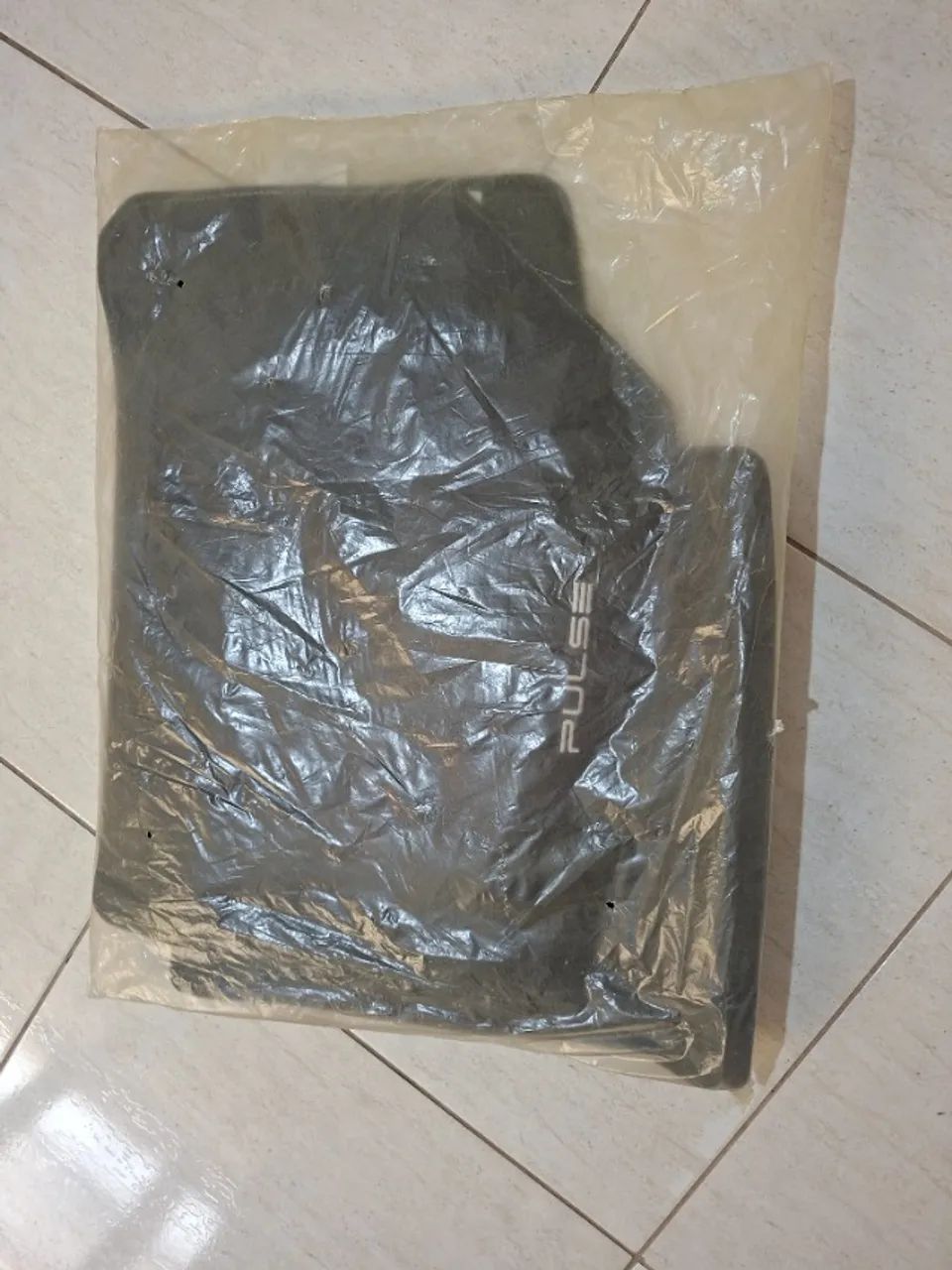 Jogo de tapetes carpete para auto PULSE original. - Foto 5