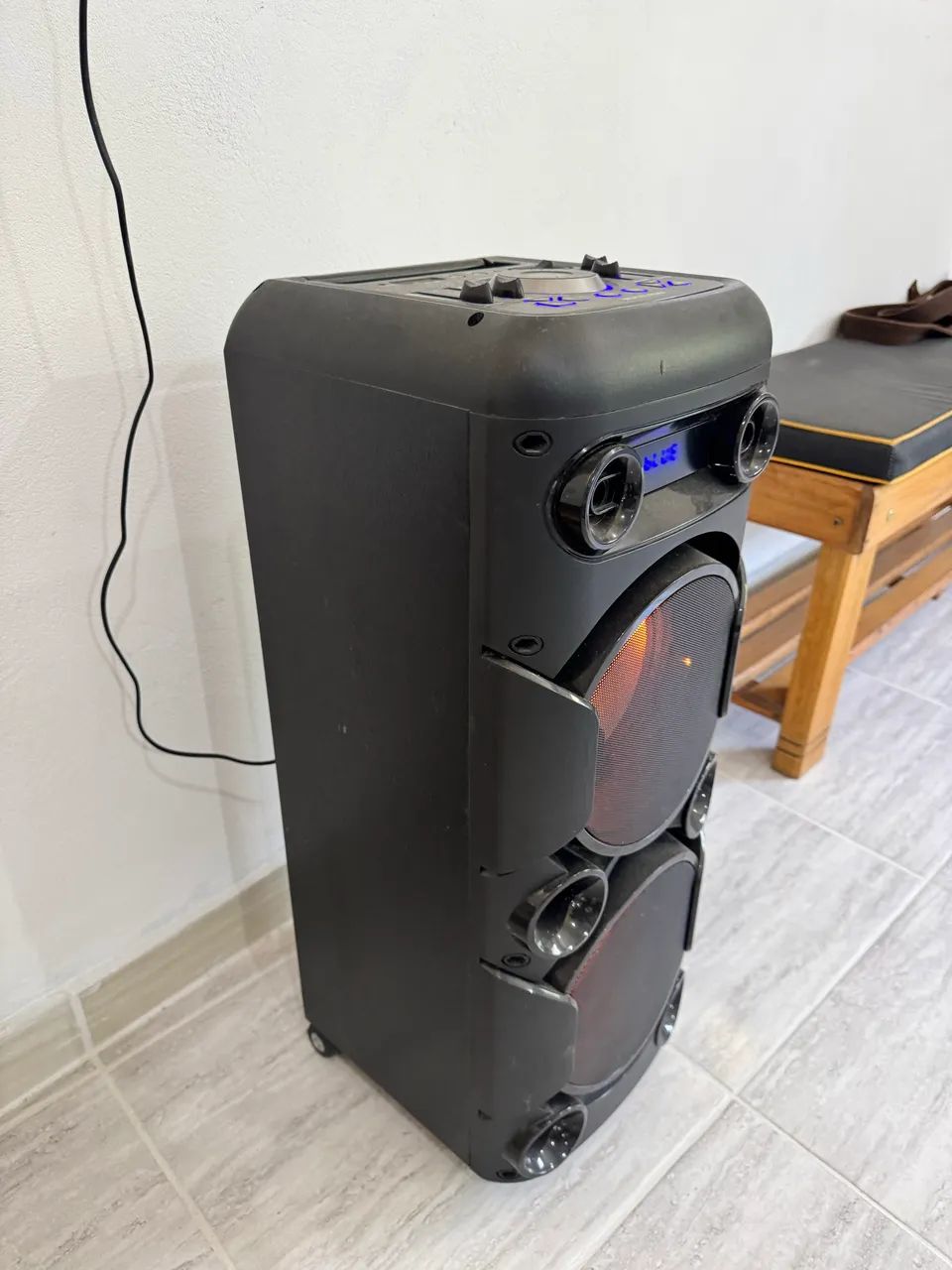 Caixa de Som Amplificada Multilaser Mini Torre SP380 com 900W RMS