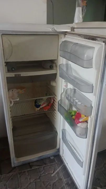 Vendo duas geladeiras Consul gelando ótimo 