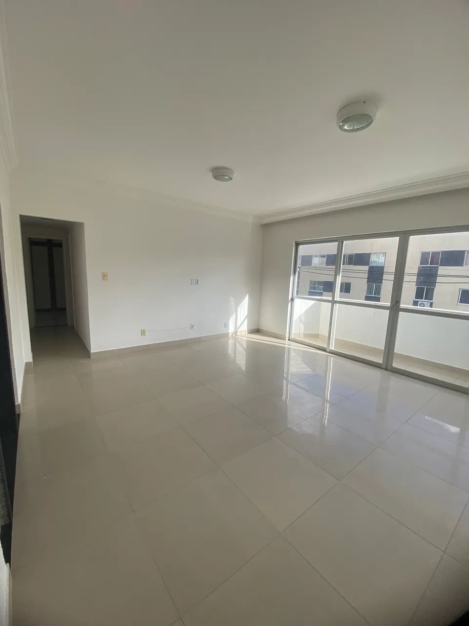 Imóvel para aluguel possui 110 metros quadrados com 4 quartos em Costa Azul - Salvador - B - Foto 5