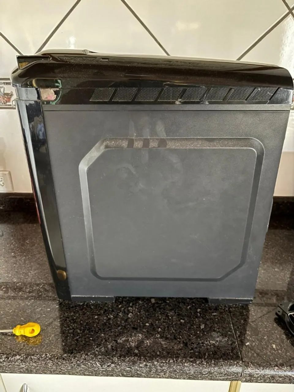 Gabinete gamer usado mid tower