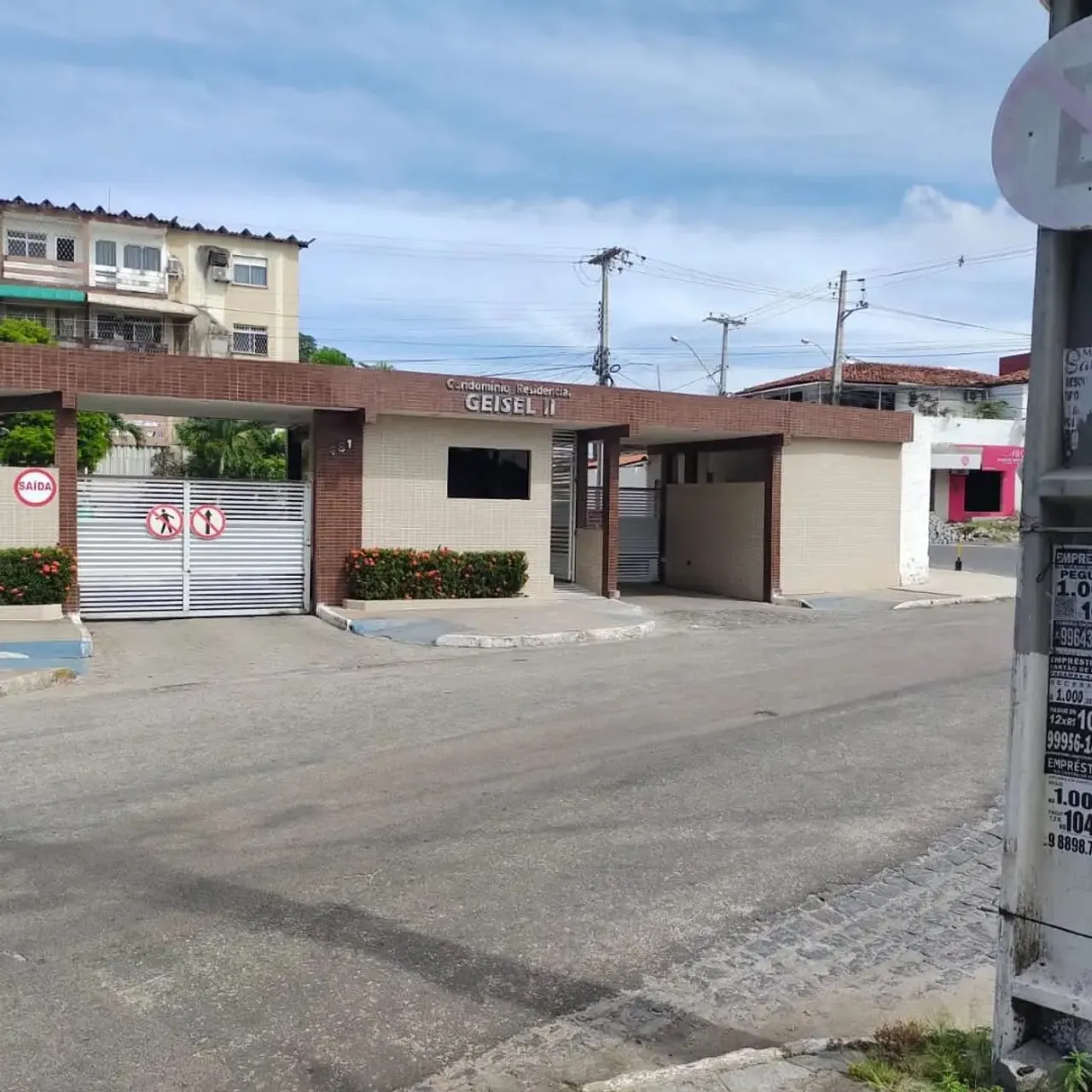 Alugo apartamento