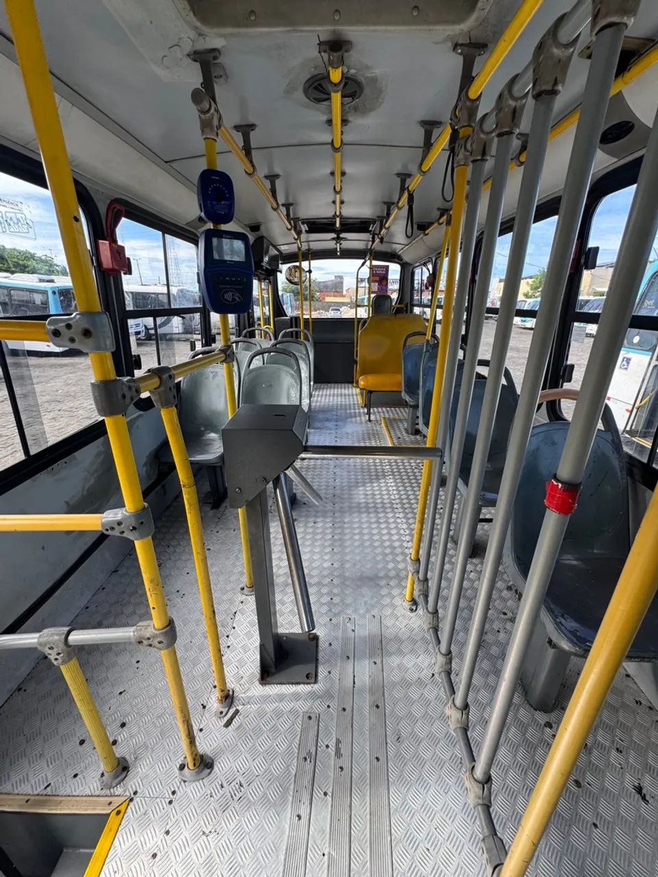 MICROÔNIBUS  - Foto 11