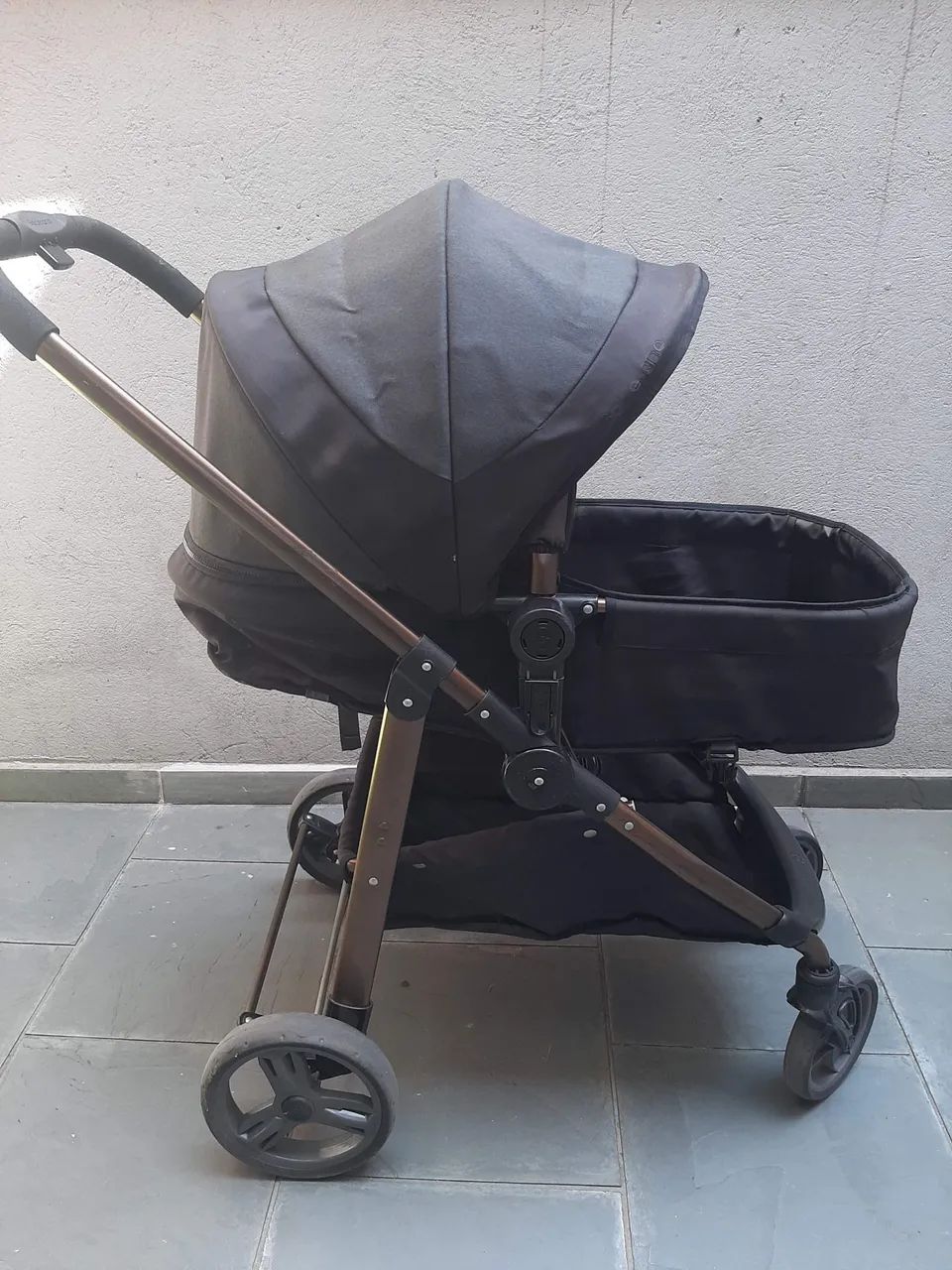Carrinho de Bebê Moderno e Confortável