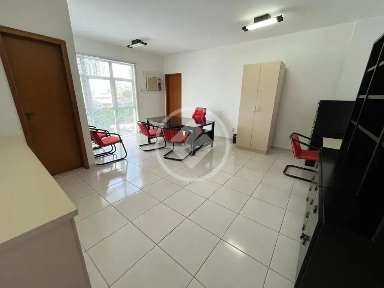 Vende-se Sala Comerciais na av. 13 de Junho , sendo 44,77 m² no Edifício Albert Sabin. Loc - Foto 3
