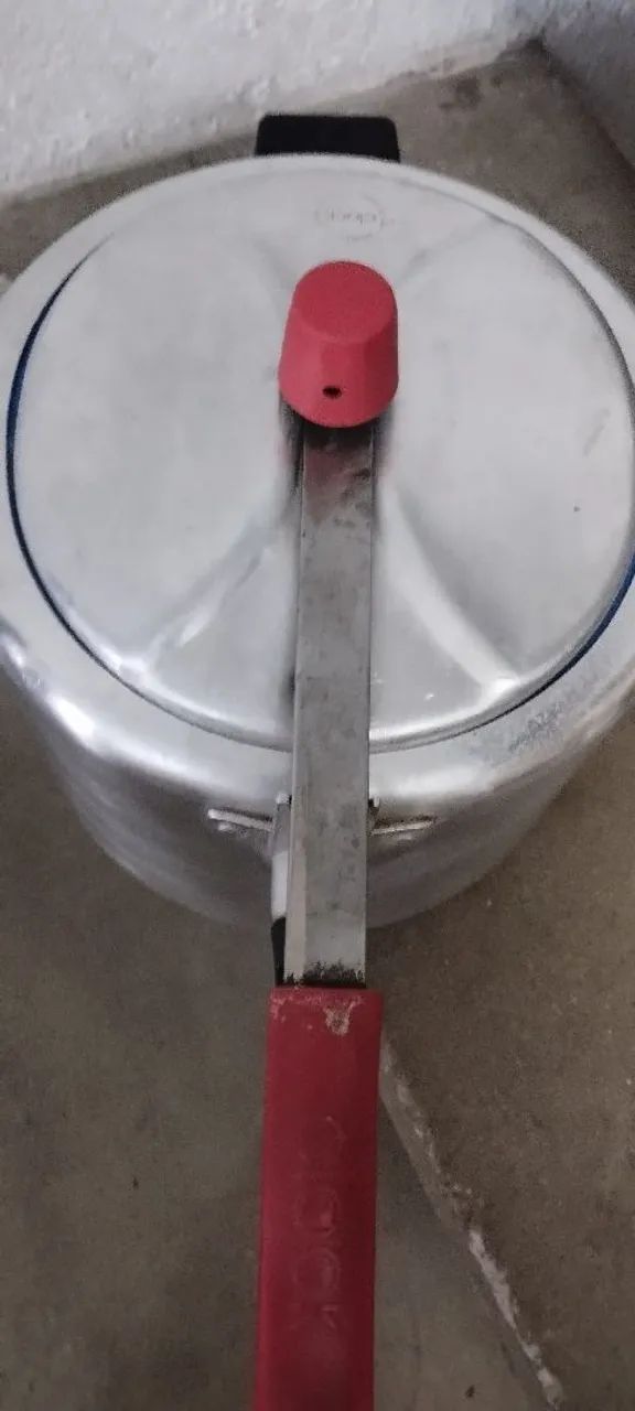 Panela de pressão clock 7 litros  - Foto 5