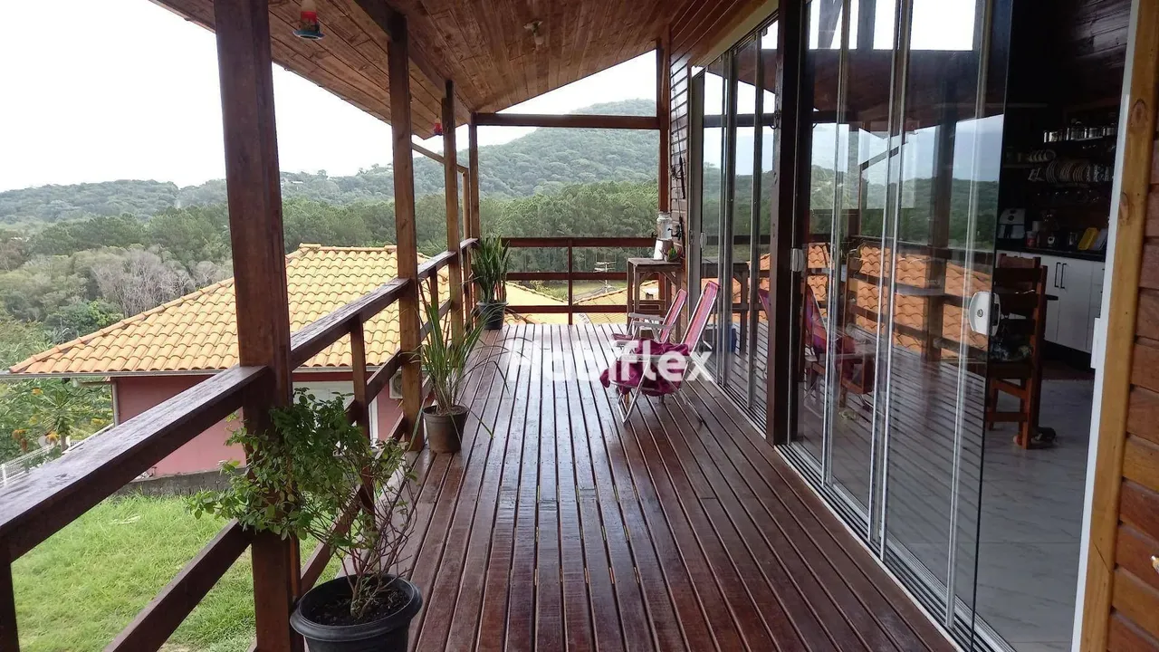 Casa com 3 dormitórios para alugar, 110 m² por R$ 6.579,00/mês - Ribeirão da Ilha - Floria
