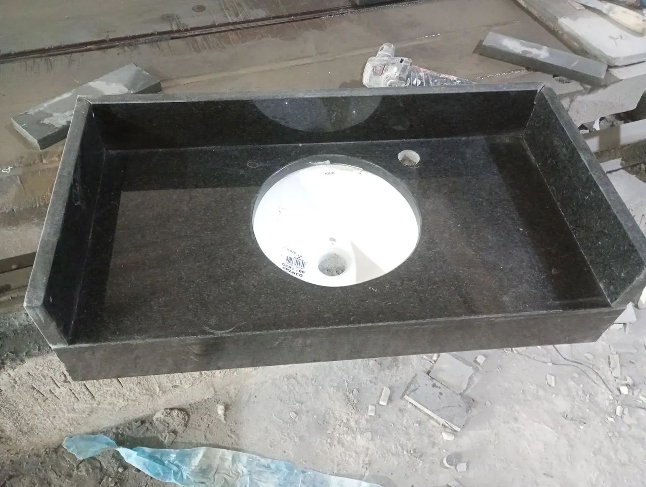 Cuba de Granito para Banheiro preto São Gabriel 70 x 45 cm 