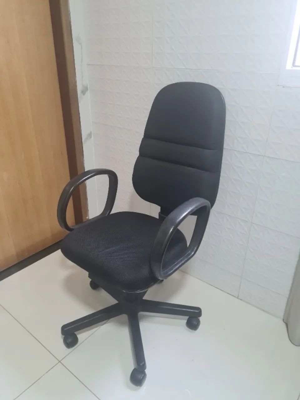 Vendo cadeira executiva para escritório  - Foto 4