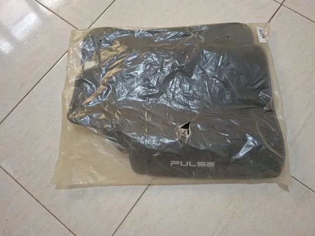 Jogo de tapetes carpete para auto PULSE original. - Foto 6