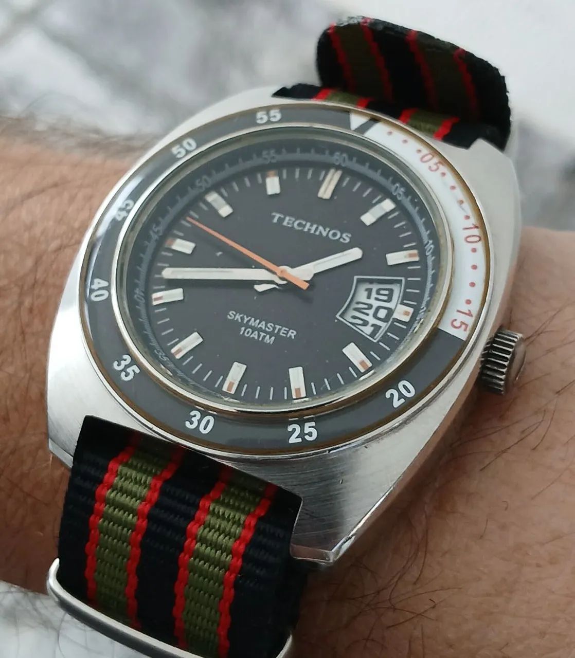 Raríssimo relógio antigo TECHNOS SKYMASTER anos 90 impecável 