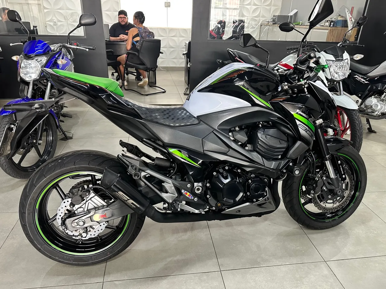Motos KAWASAKI Z-800 no Brasil